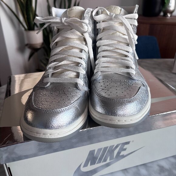 Nike Women's Air Jordan Retro Hi-Top Silver | Brand New Size 8.5 - Picture 4 of 7